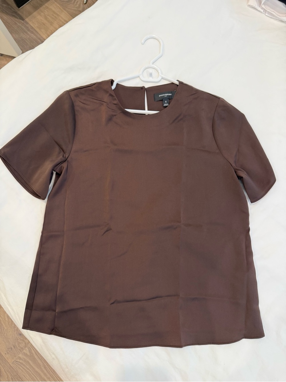 Banana Republic Rich Brown Short-Sleeve Satin Blouse NWT